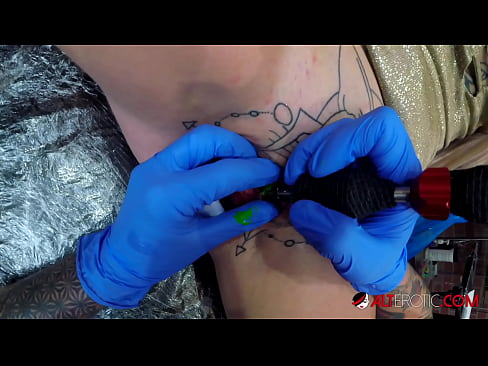 ❤️ Extremt tatuerade snyggingen Sully Savage fick en tatuering på sin klitoris ☑ Super sex at us sv.assay-define-smartlink.ru ☑